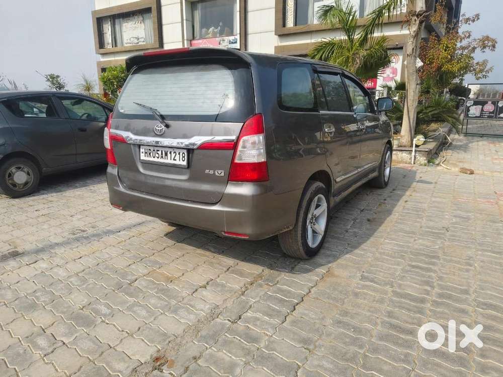 Toyota Innova 2014 Diesel Well Maintained