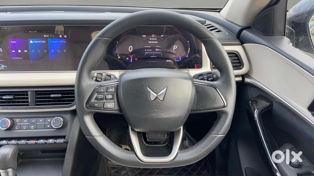 Mahindra Xuv700 2.0 Ax 5 Petrol At Str, 2022, Petrol