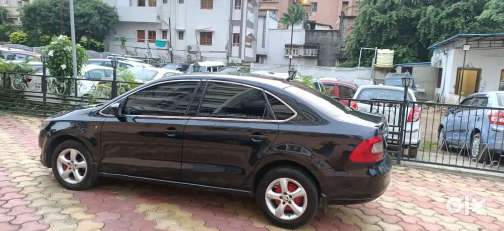 Skoda Rapid 2014 Diesel Well Maintained..all New Tyres Smooth Engine..