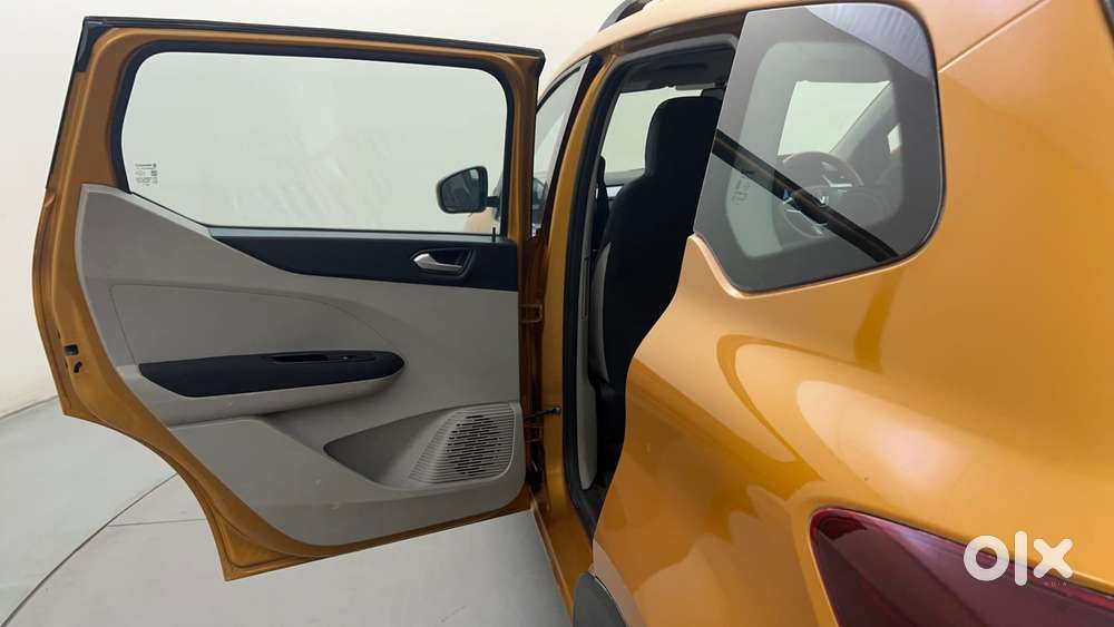 Renault Triber Rxz, 2019, Petrol