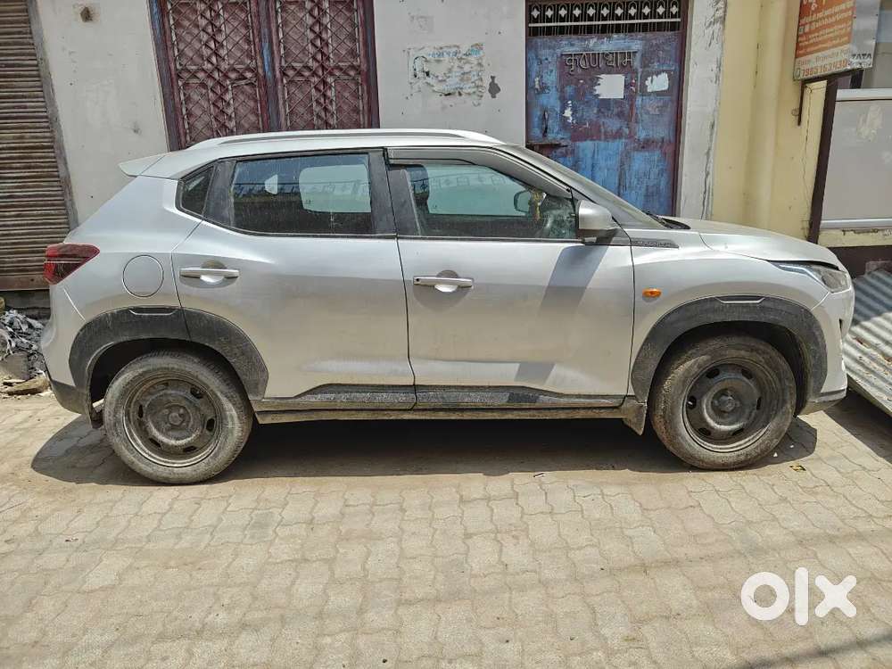 2022 Magnite 1.0 Xe Petrol