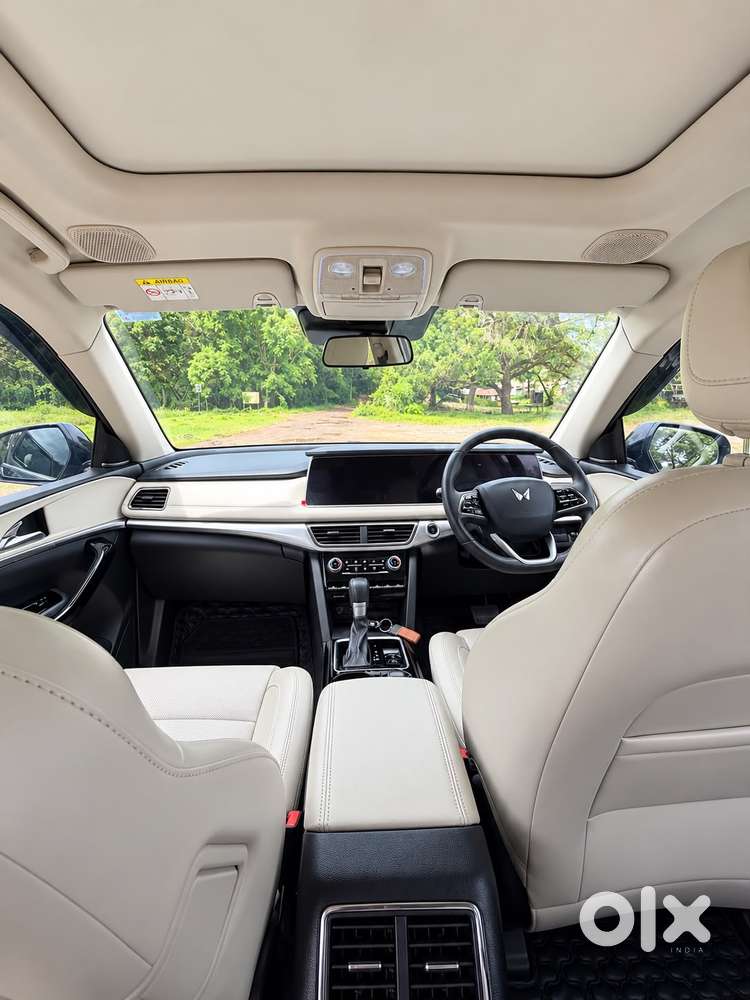 Mahindra Xuv700 2.2 Ax 7 Diesel At Luxury Pack Str, 2025, Diesel