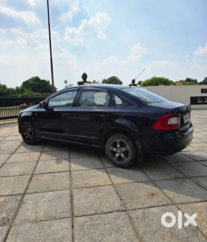 Skoda Rapid 1.0 Matte Edition Tsi At, 2013, Petrol