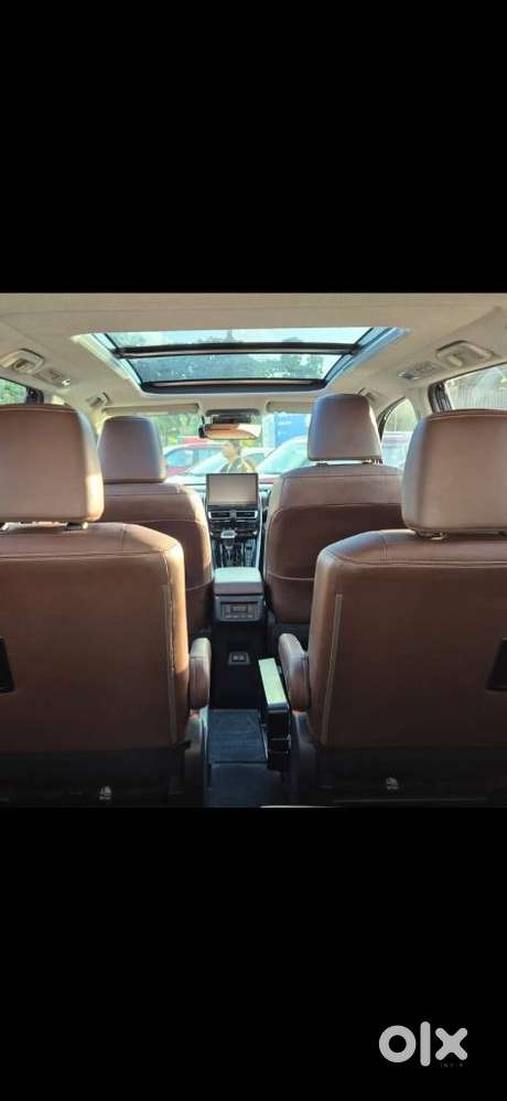 Toyota Innova Hycross 2.0 Vx (o) Hybrid 7 Str, 2023, Petrol