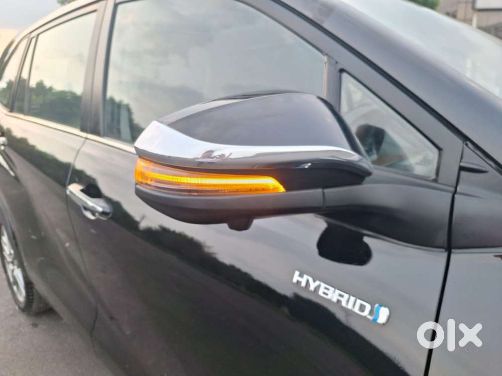Toyota Innova Hycross 2.0 Zx (o) Hybrid 7 Str, 2023, Petrol
