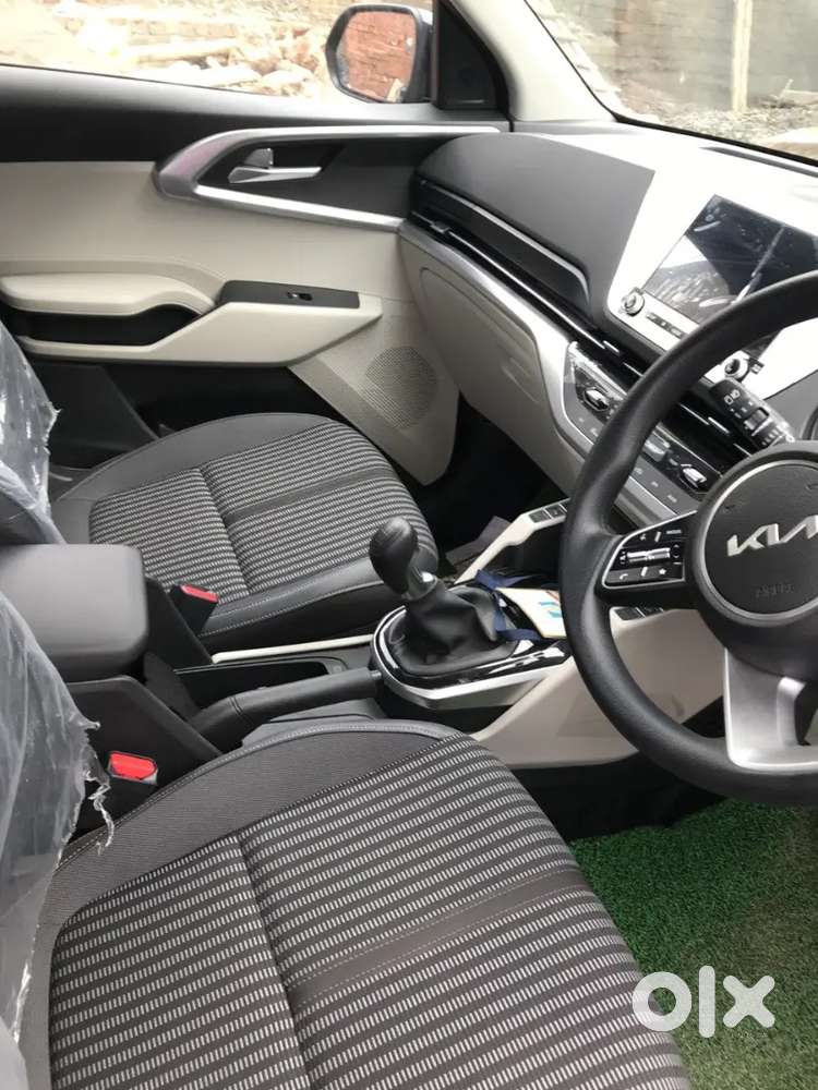 Kia Carens 2022 Petrol Manual