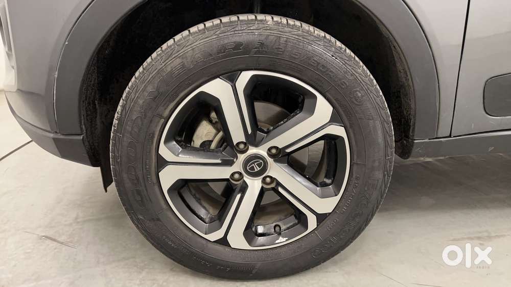 Tata Nexon 1.2 Revotron Xza Plus, 2022, Petrol