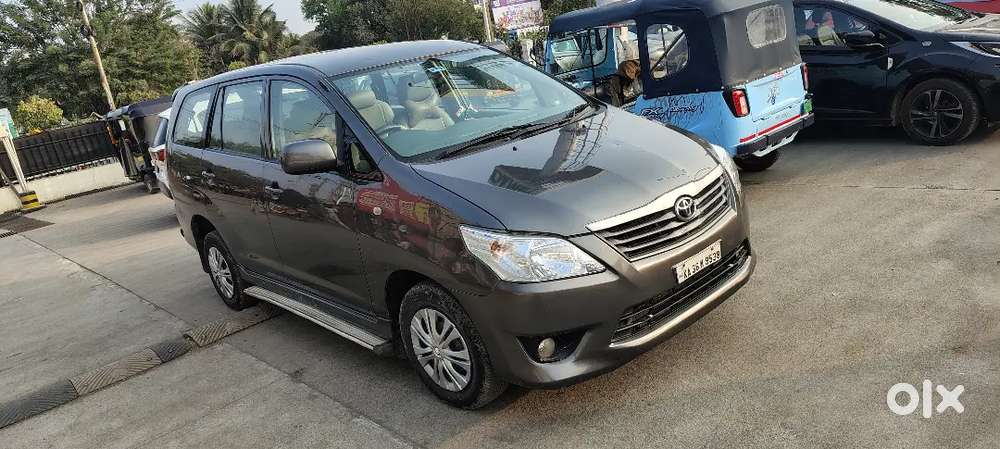 Toyota Innova 2012