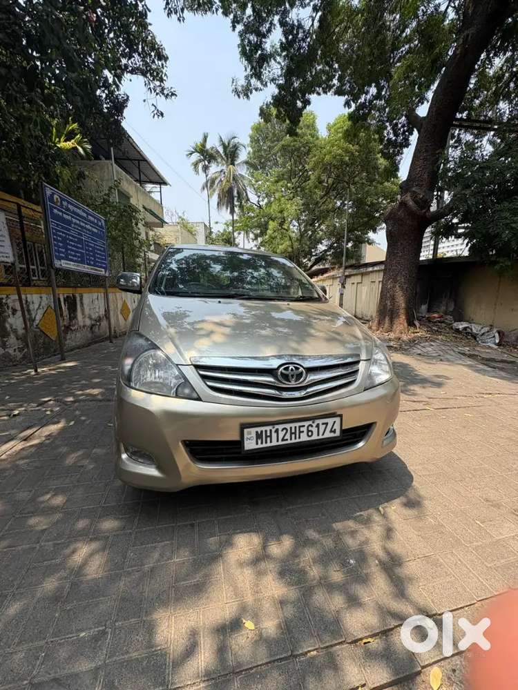 Toyota Innova 2.5 V 2011