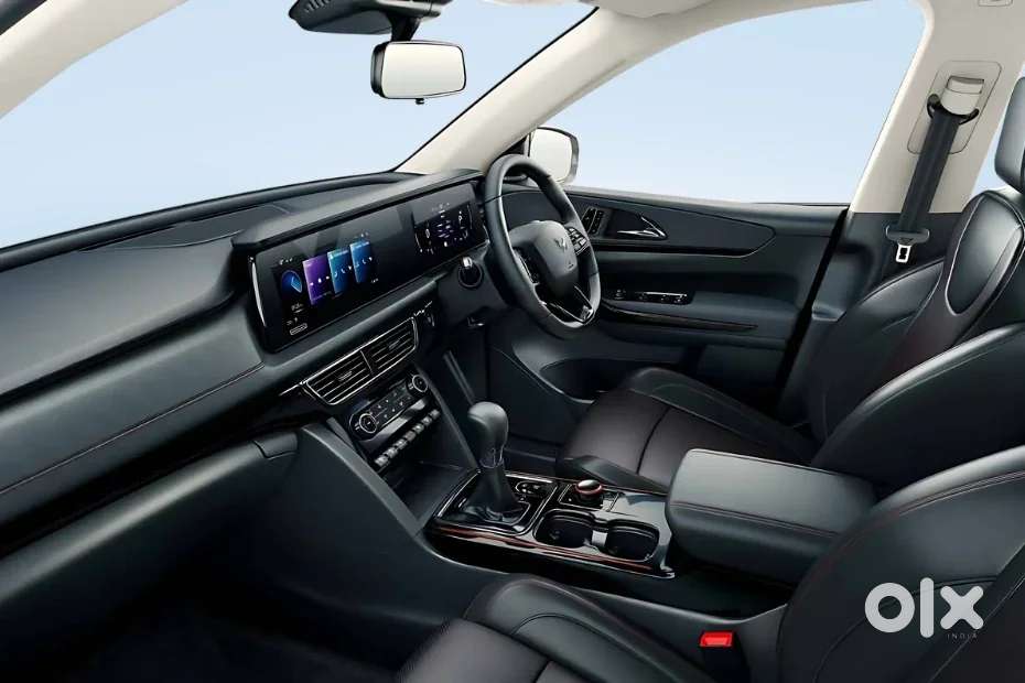 Mahindra Xuv700 2.2 Ax 7 Diesel Mt Luxury Pack Str, 2024, Diesel