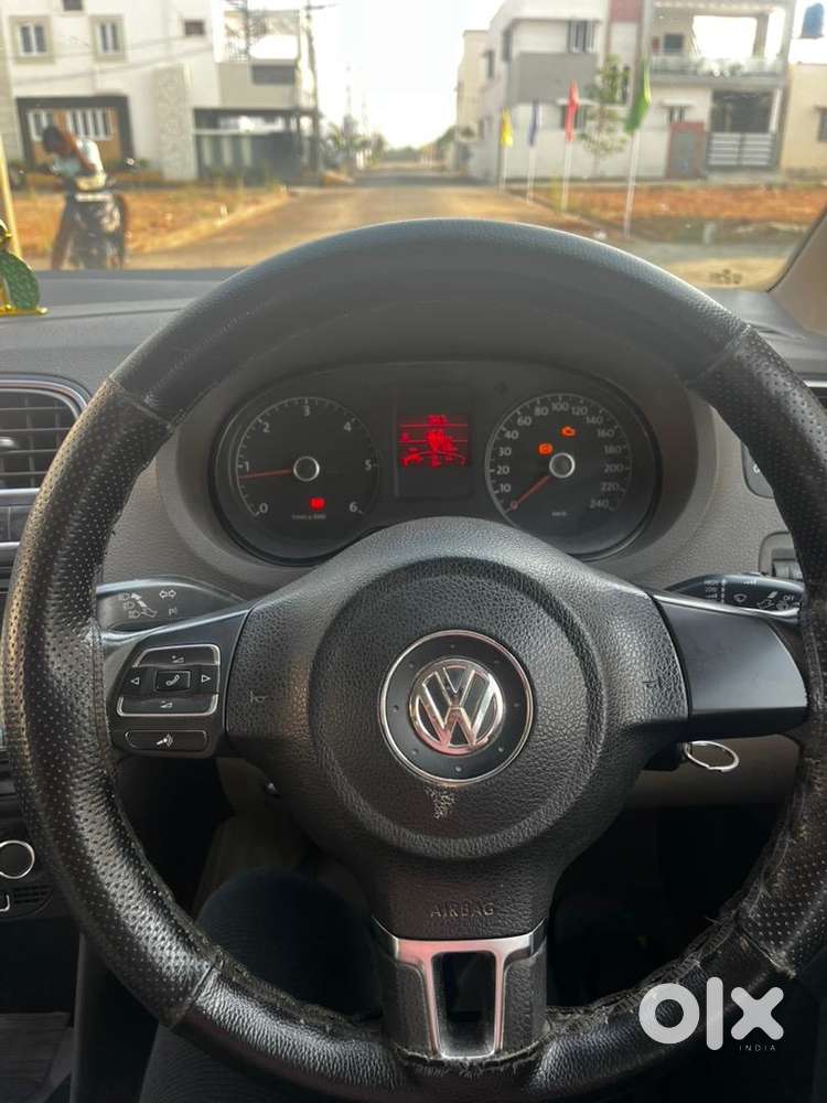 Volkswagen Vento 2013 Diesel ,new Tyres,sudden Pickup,soond System