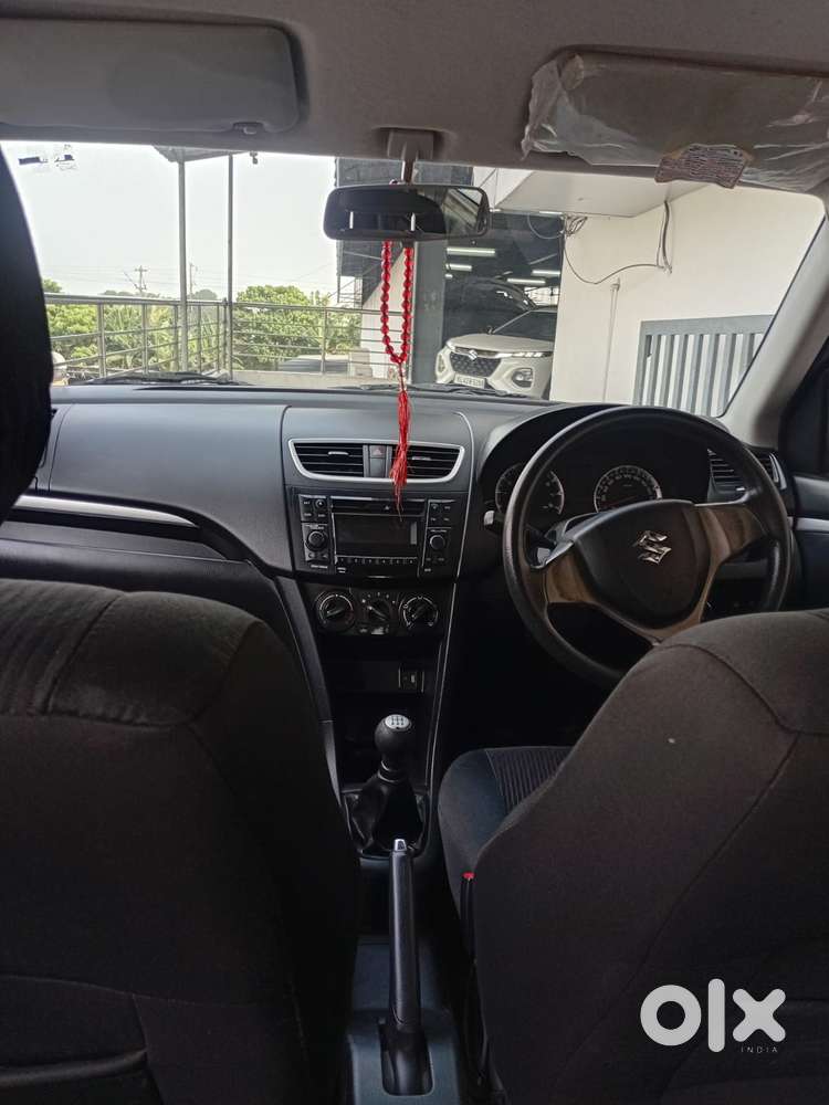 Maruti Suzuki Swift Vxi, 2015, Petrol