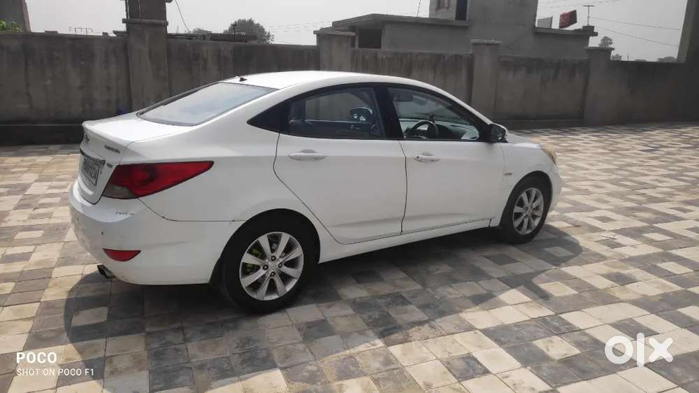 Hyundai Verna Crdi 2012