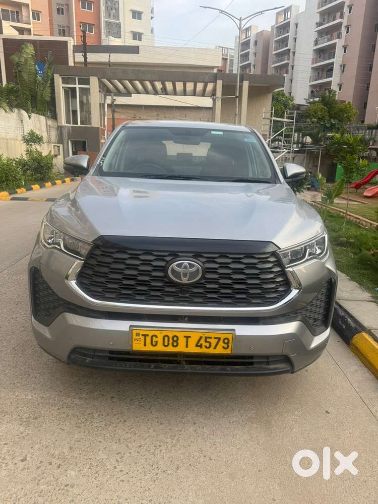 Toyota Innova Hycross 2024