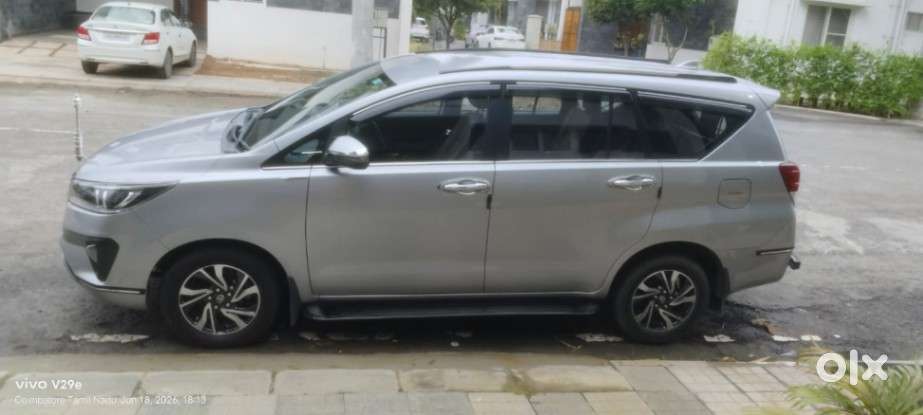 Toyota Innova Crysta 2.7 V, 2022, Petrol