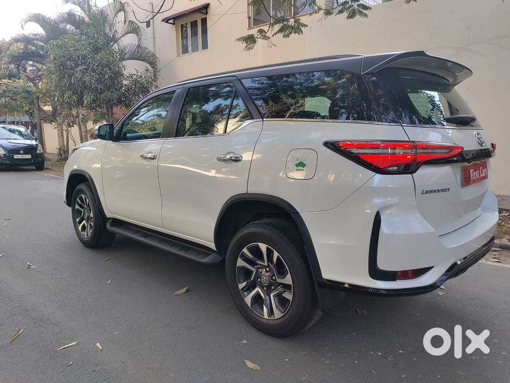 Toyota Fortuner Legender