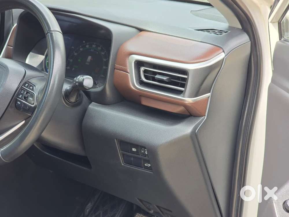 Toyota Innova Hycross 2.0 Zx (o) Hybrid 7 Str, 2024, Petrol