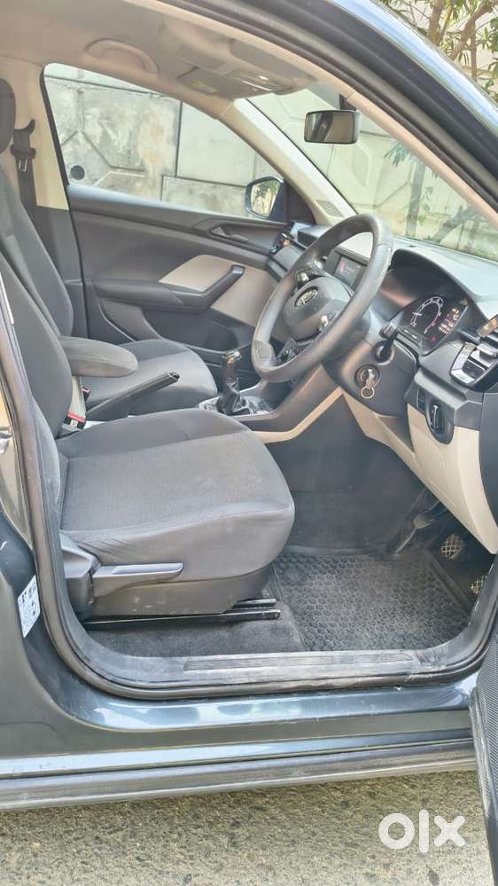 Skoda Kushaq 1.0 Tsi Active, 2022, Petrol