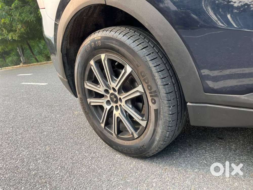 Mahindra Xuv700 2.0 Ax 7 Petrol At Str, 2024, Petrol