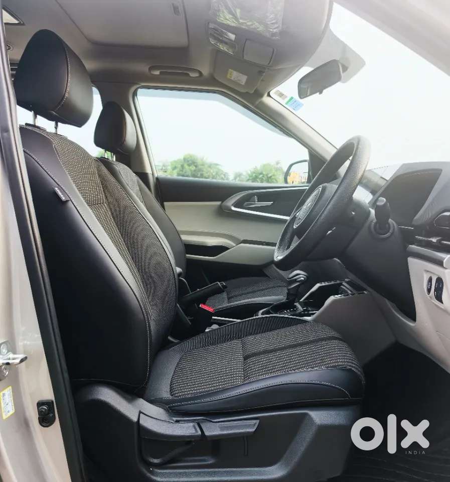 Kia Carens Prestige Plus Diesel, 2025, Petrol