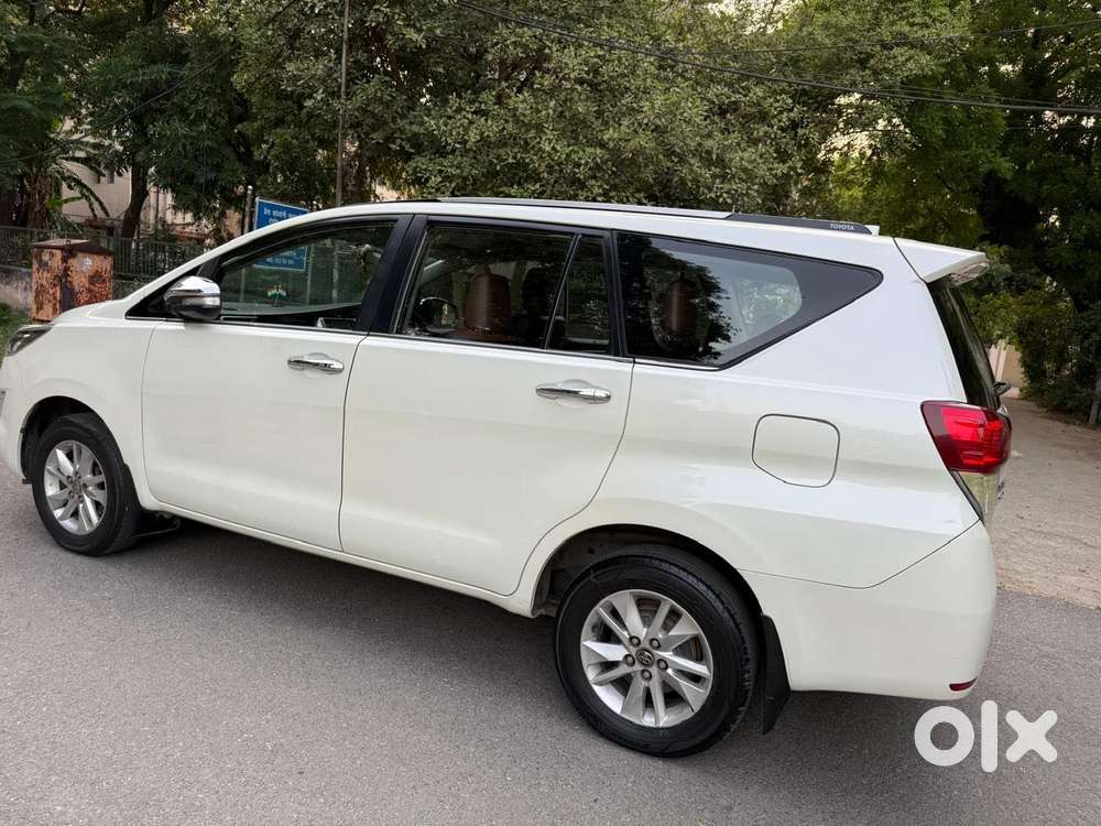 Toyota Innova Crysta 2.8z Automatic, 2017, Diesel