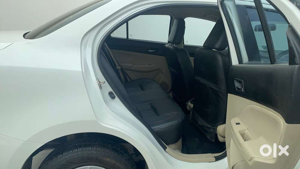 Maruti Suzuki Dzire 1.2 Vxi, 2022, Petrol