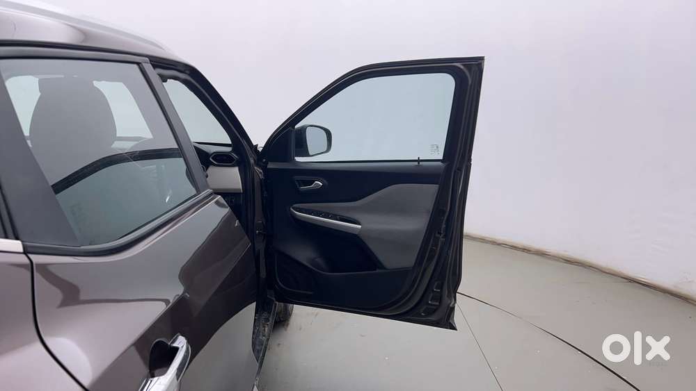 Nissan Magnite Xv Turbo, 2022, Petrol