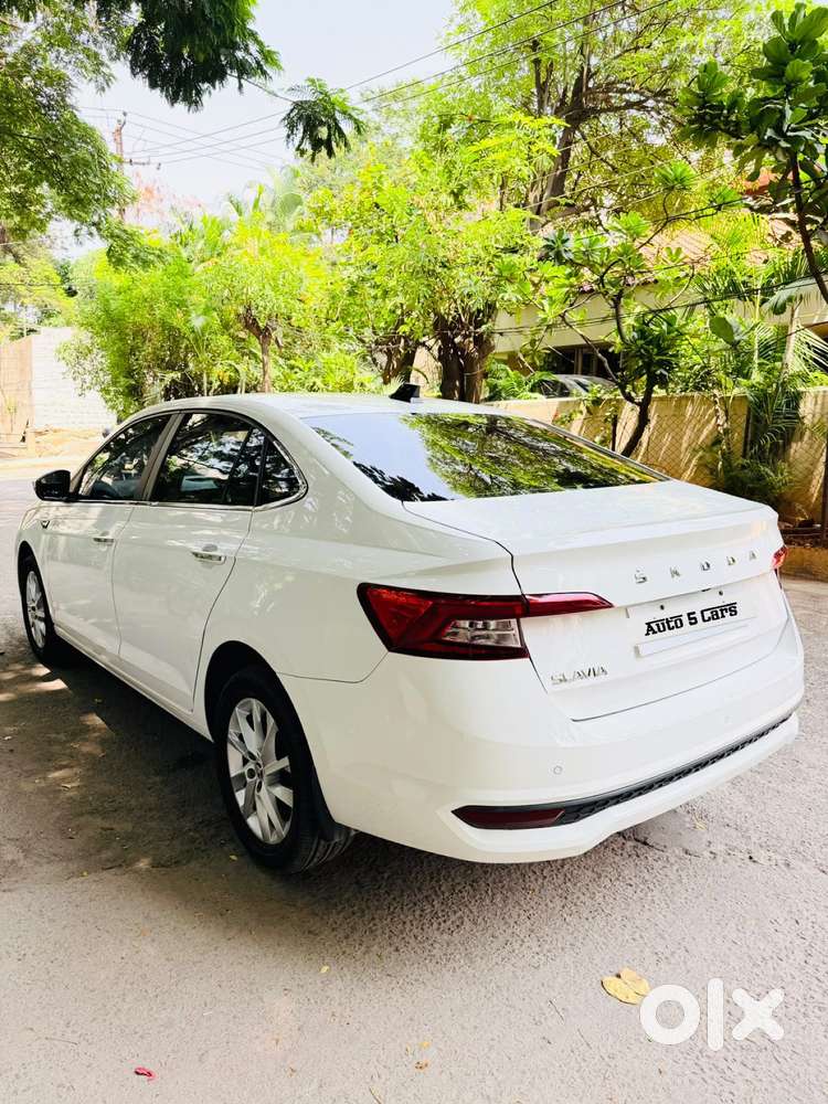 Skoda Slavia Ambition 1.0l Tsi At, 2023, Petrol