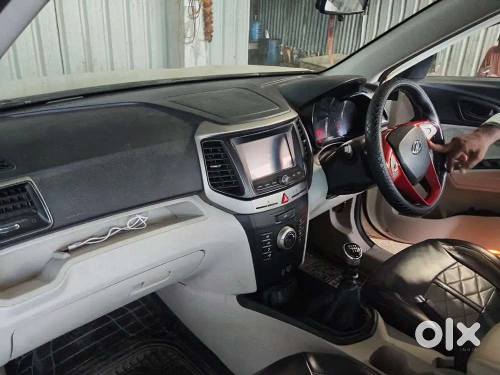 Mahindra Xuv300 1.2 W6 2019
