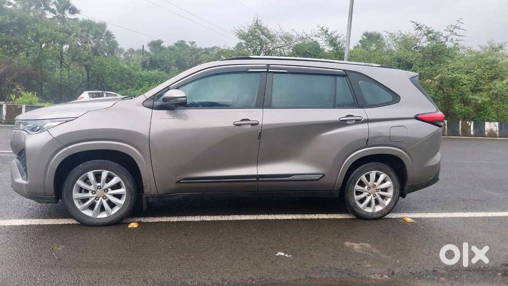 Toyota Innova Hycross 2.0 Vx Hybrid 8 Str, 2023, Petrol
