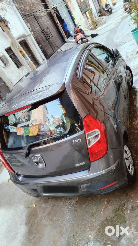 Top Model Hyundai I10 Sportz 2012