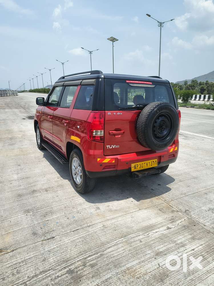 Mahindra Tuv 300