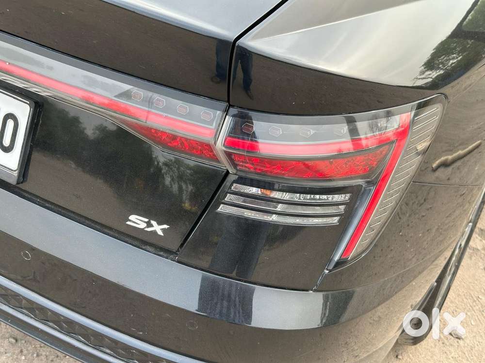 Hyundai Verna Sx 1.5 Petrol Ivt, 2023, Petrol