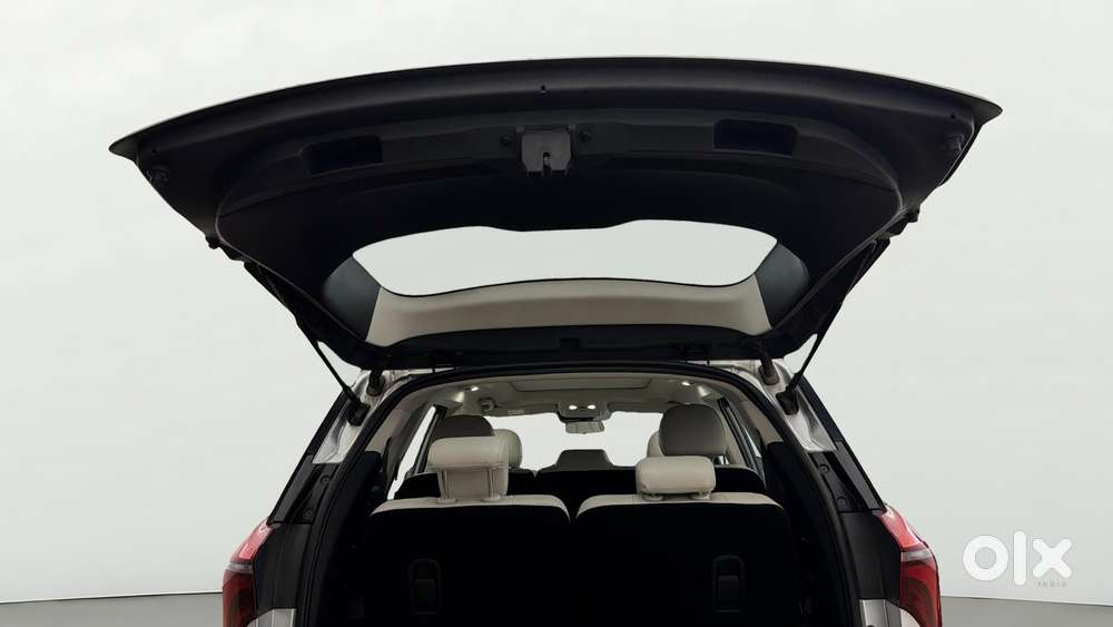 Mahindra Xuv700 2.0 Ax 7 Petrol At Str, 2023, Diesel