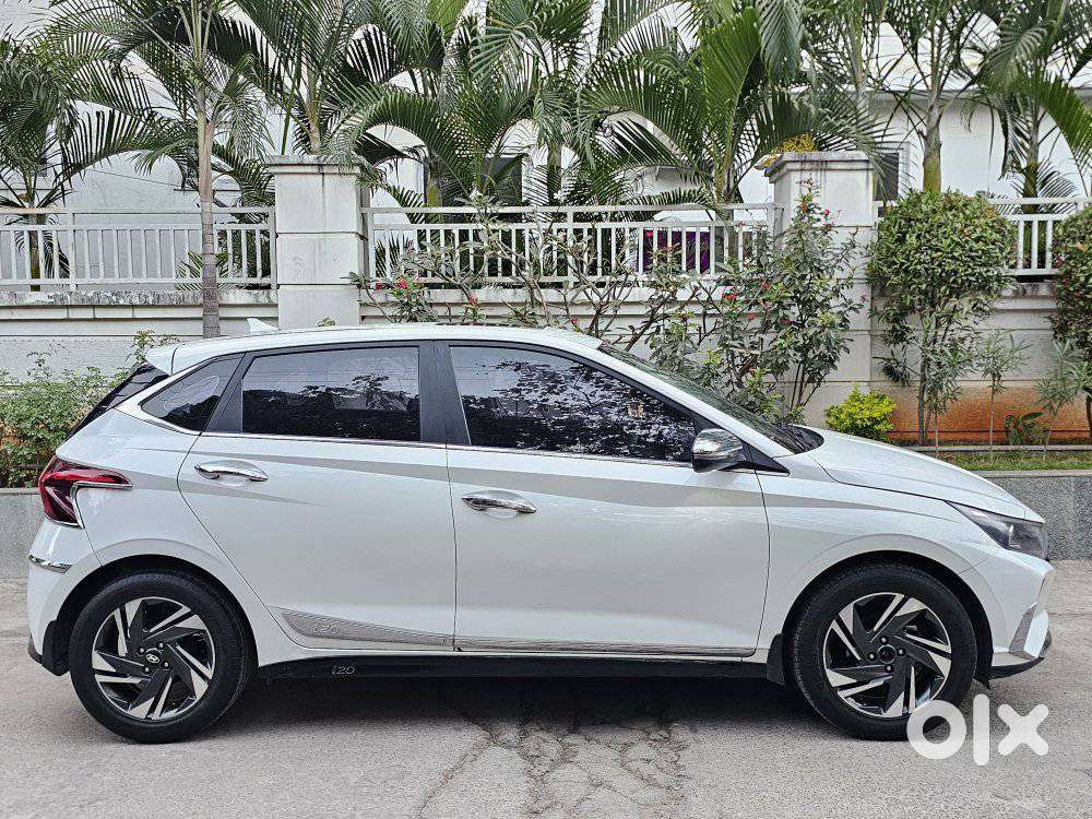 Hyundai I20 Asta (o) 1.2 Mt, 2023, Petrol