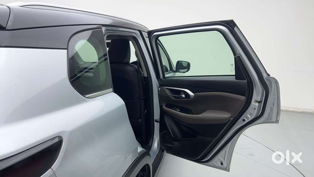 Toyota Urban Cruiser Hyryder V Hybrid Aero Edition, 2023