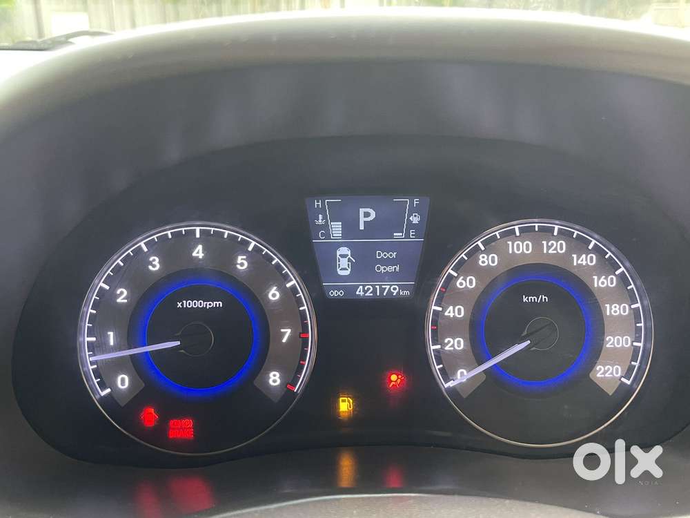 Hyundai Verna 1.6 Sx (o) Vtvt At, 2012, Petrol