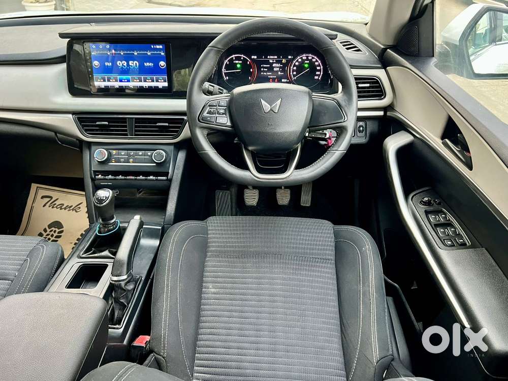 Mahindra Xuv700 2.0 Mx Petrol Mt 5 Str, 2023, Petrol