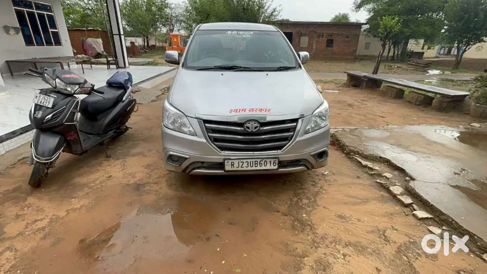 Toyota Innova Hycross 2011 Diesel 155000 Km Driven