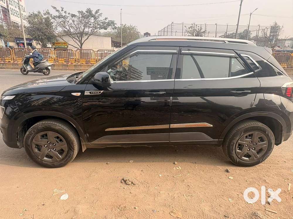 Hyundai New Venue 2024 Petrol Good Condition