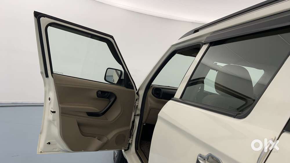 Mahindra Tuv 300 T6 Plus, 2019, Diesel