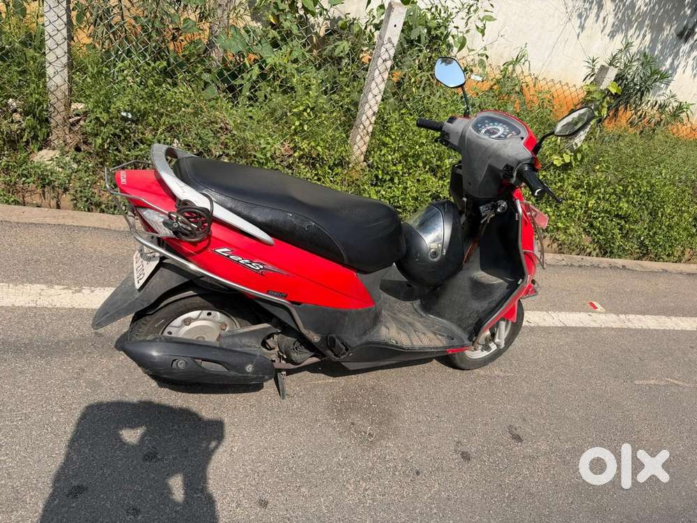 Single handed Suzuki Let's