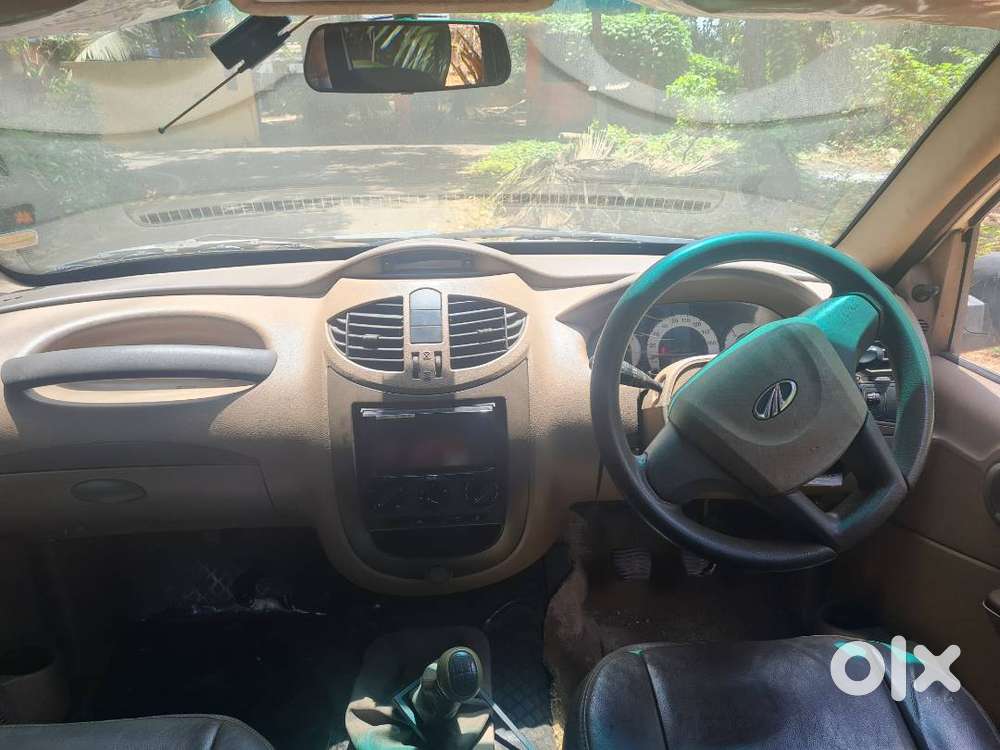 Mahinra Xylo 8 Seater.