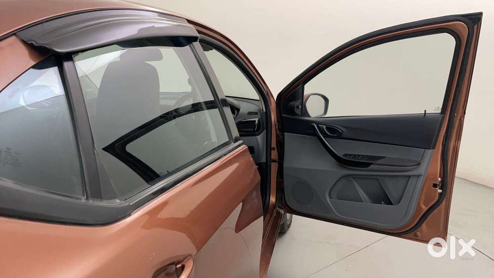 Tata Tigor 1.2 Revotron Xt, 2017, Petrol