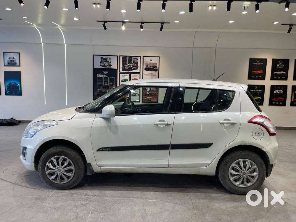 Maruti Suzuki Swift Vxi Abs Bsiv, 2016, Petrol