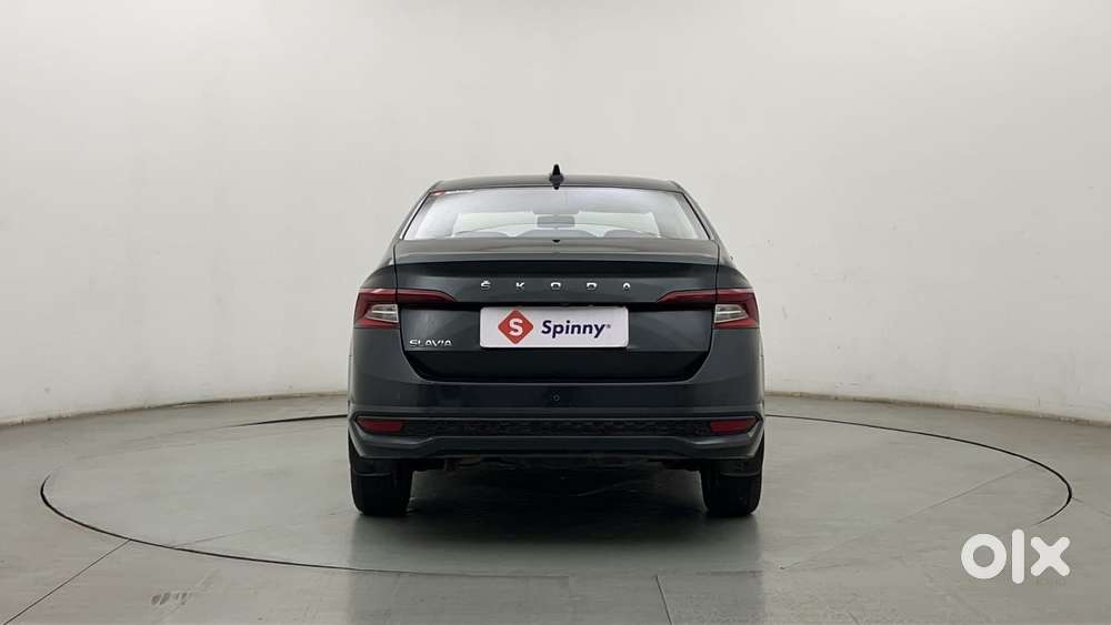 Skoda Slavia Ambition 1.0l Tsi At, 2022, Petrol