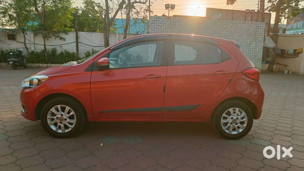 Tata Tiago 1.2 Revotron Xza, 2018, Petrol