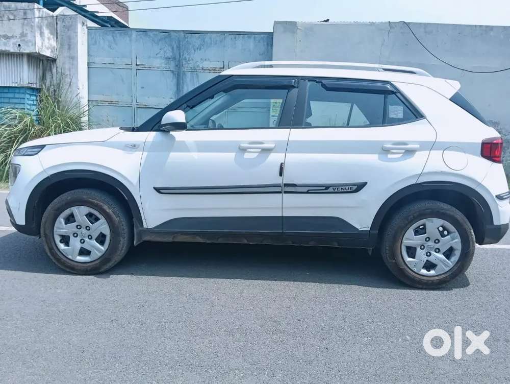 Hyundai New Venue 2020 Petrol 65000 Km Driven