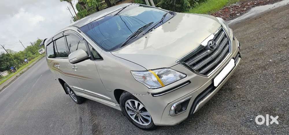 Toyota Innova 2015