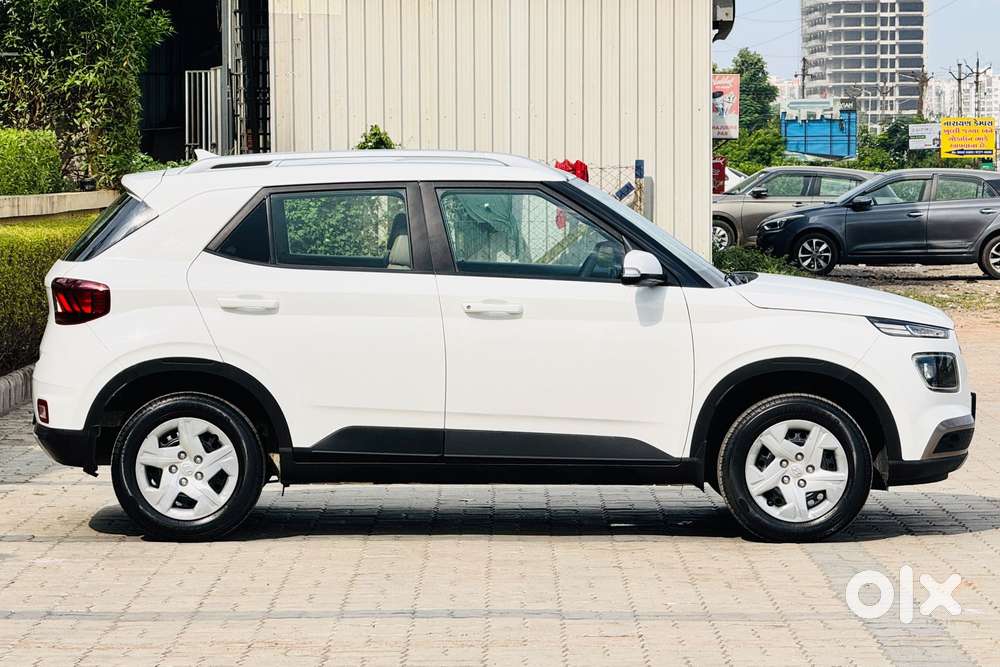 Hyundai Venue 1.2 S (o), 2021, Petrol